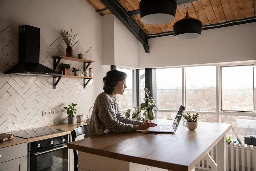 Freelancer working from home office | A Complete Guide to National Insurance